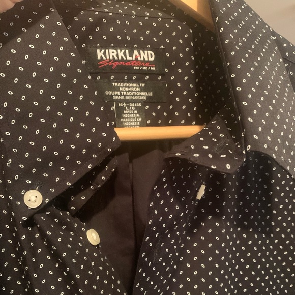 Button down shirts - Picture 2 of 3